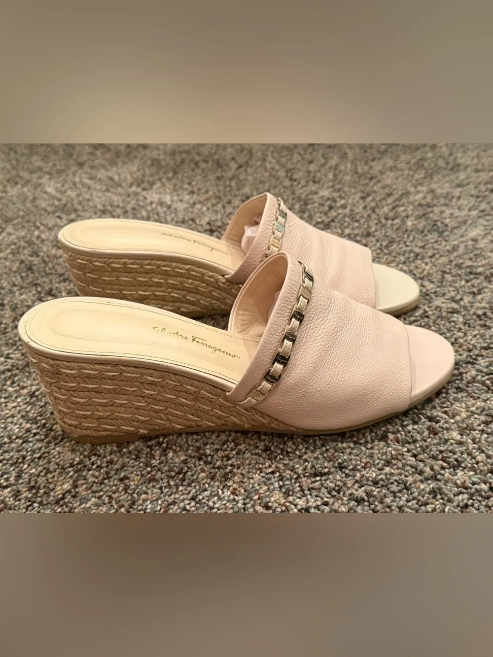 $695 Salvatore Ferragamo Thassos Chain Embellished Leather Mules Wedges Sz 7.5